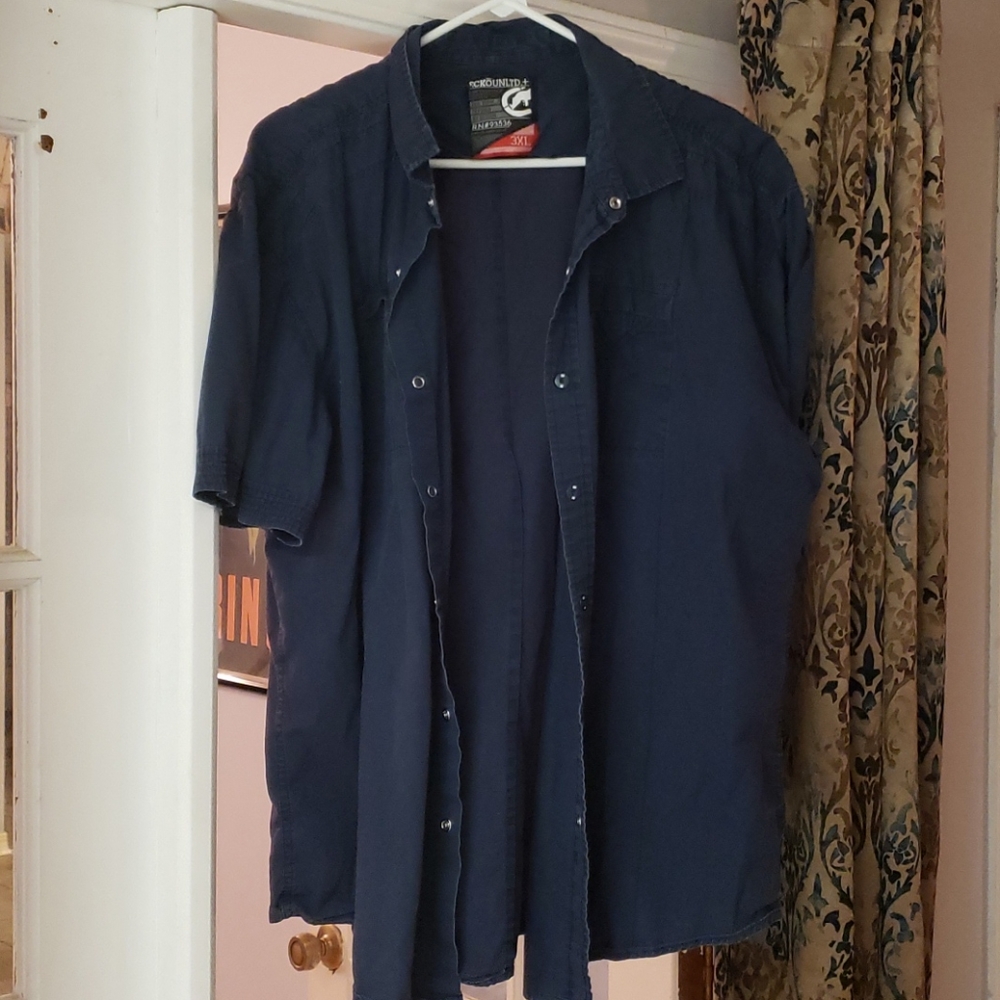 Men's casual button up shirt